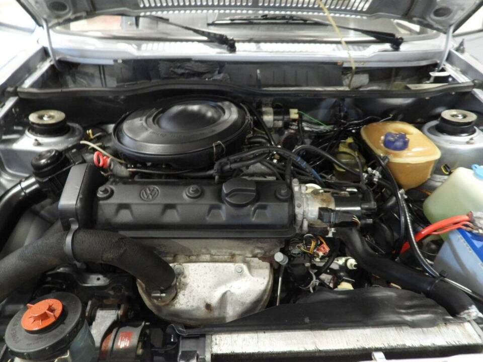 Imagen 10/15 de Volkswagen Golf Mk I Convertible 1.1 (1980)