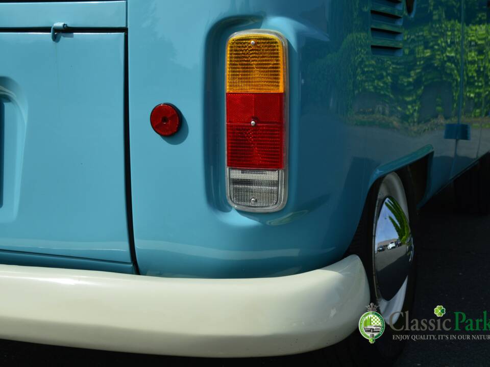Bild 45/50 von Volkswagen T2b Camper (1976)