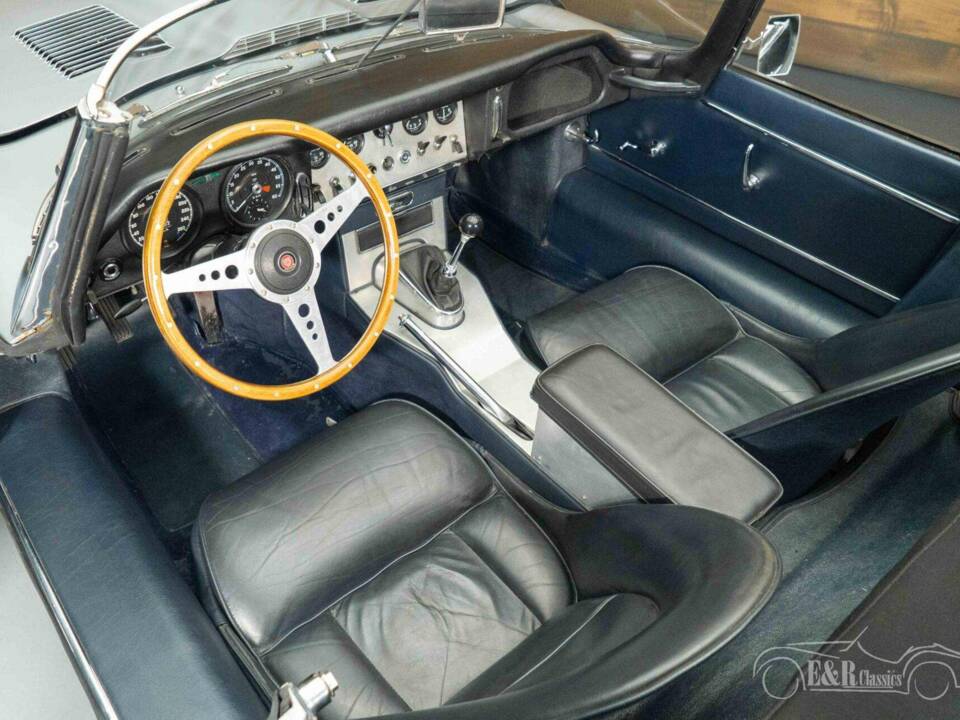 Image 11/19 of Jaguar E-Type 3.8 (1961)
