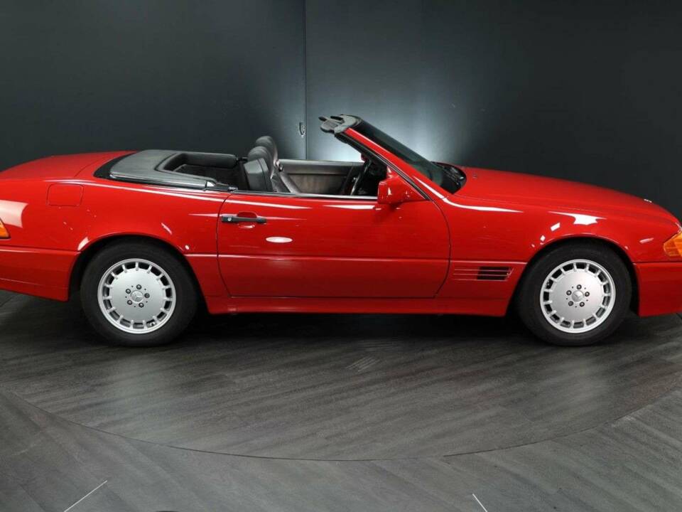 Imagen 7/30 de Mercedes-Benz 300 SL-24 (1991)