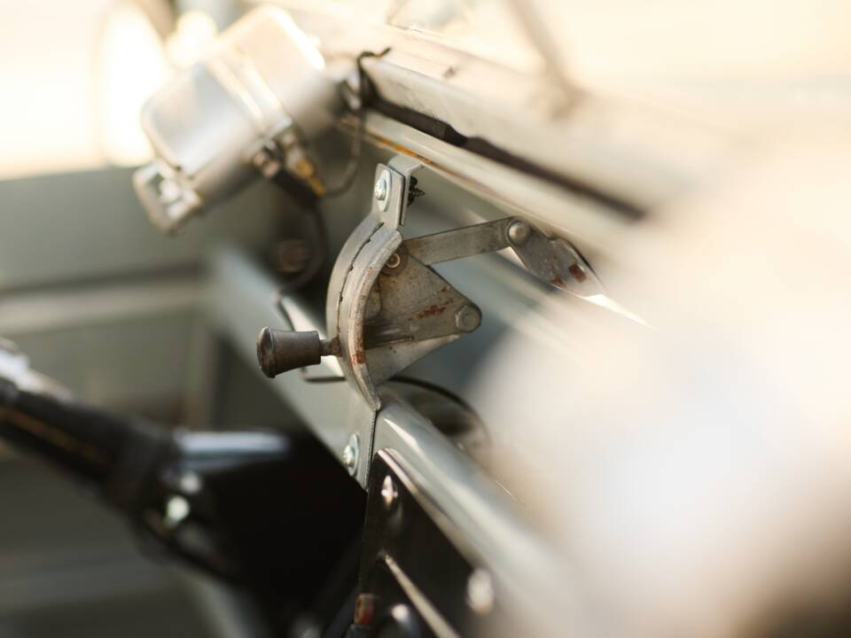 Immagine 2/66 di Land Rover 88 (1963)