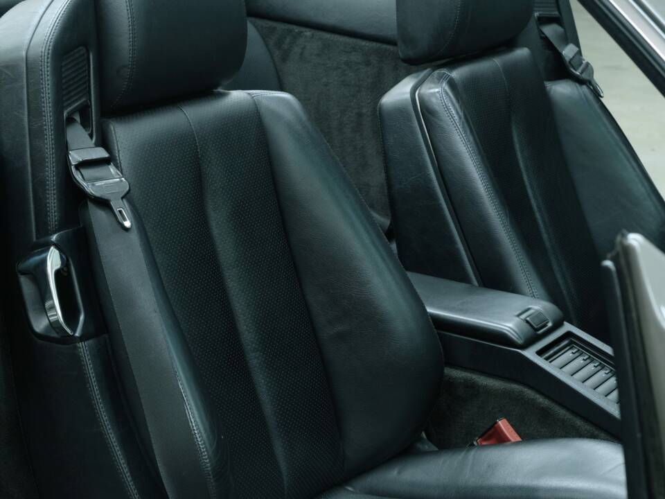 Image 40/50 of Mercedes-Benz SL 500 (1994)