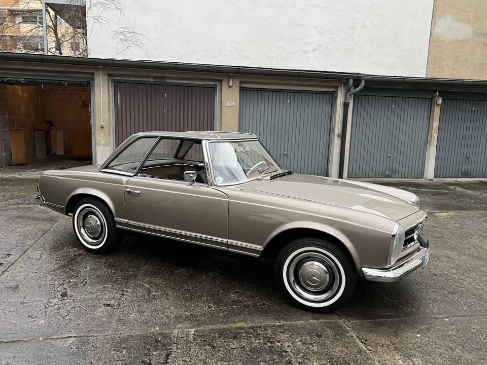 Pagoda 230 SL