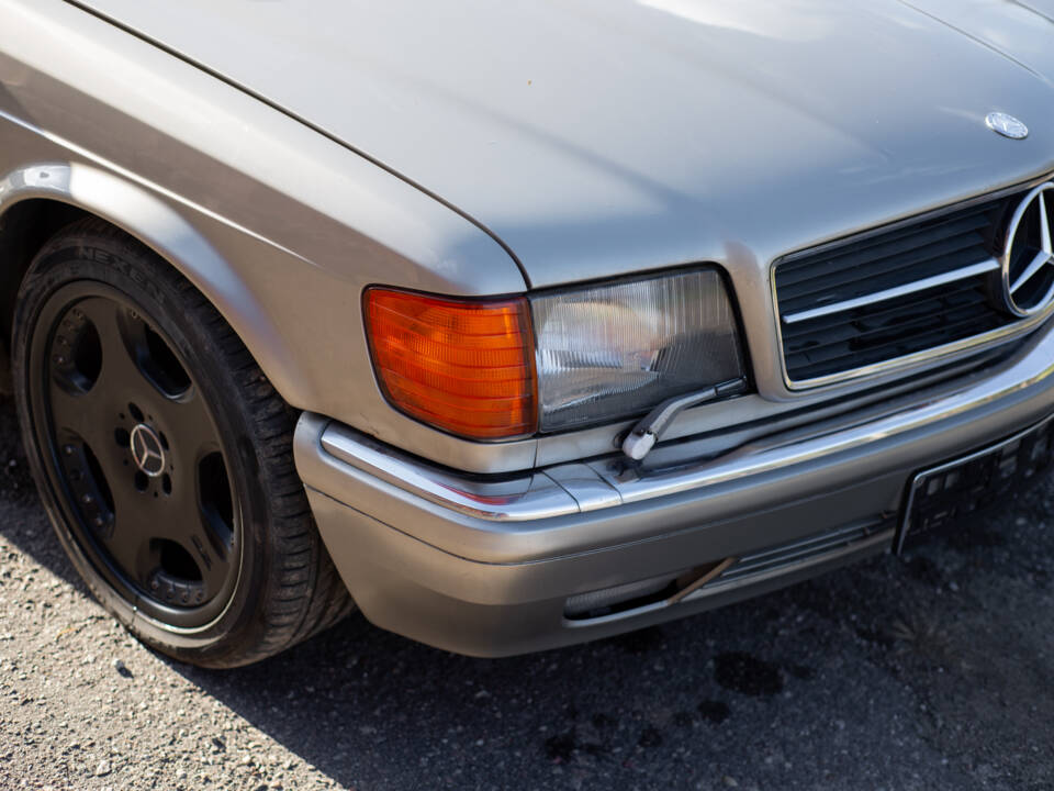 Image 23/95 of Mercedes-Benz 560 SEC (1985)