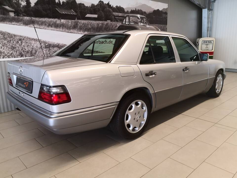 Bild 7/19 von Mercedes-Benz E 420 (1994)