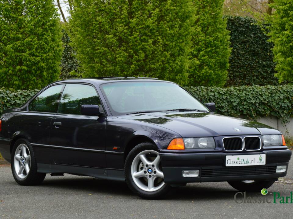 Bild 7/50 von BMW 320i (1994)