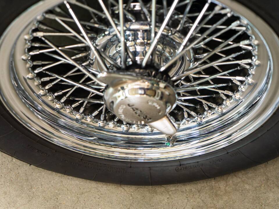 Bild 27/31 von Jaguar E-Type 4.2 (1965)