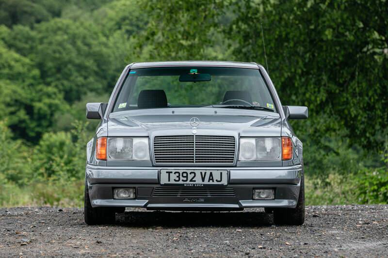 Image 6/43 of Mercedes-Benz 300 CE 3.2 AMG (1990)