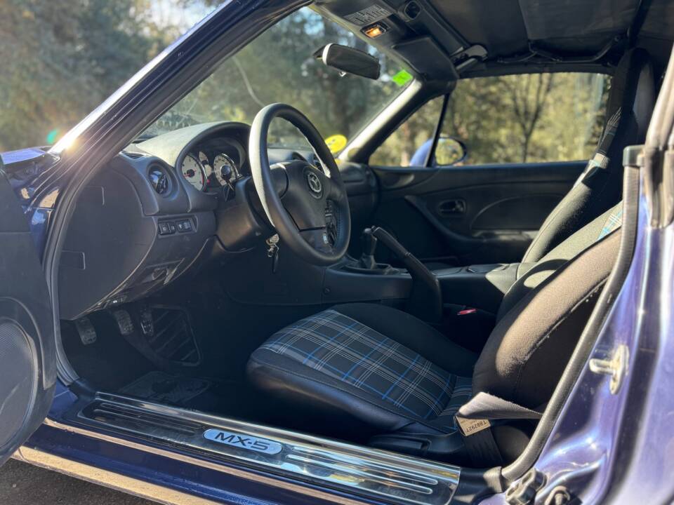 Imagen 16/43 de Mazda MX-5 1.8 (2001)