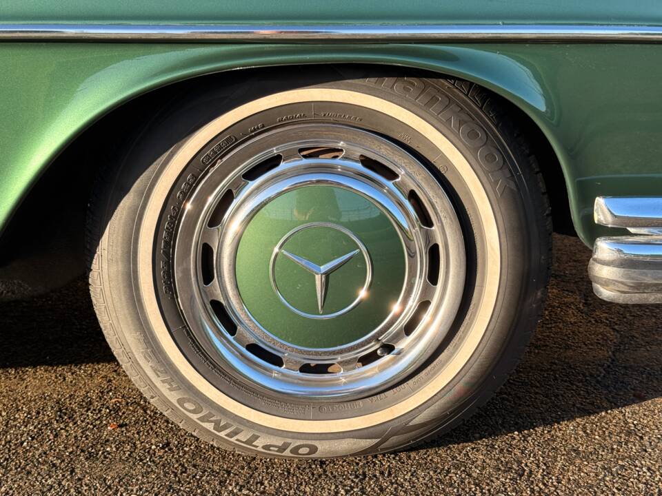 Bild 32/37 von Mercedes-Benz 280 SE 3,5 (1972)