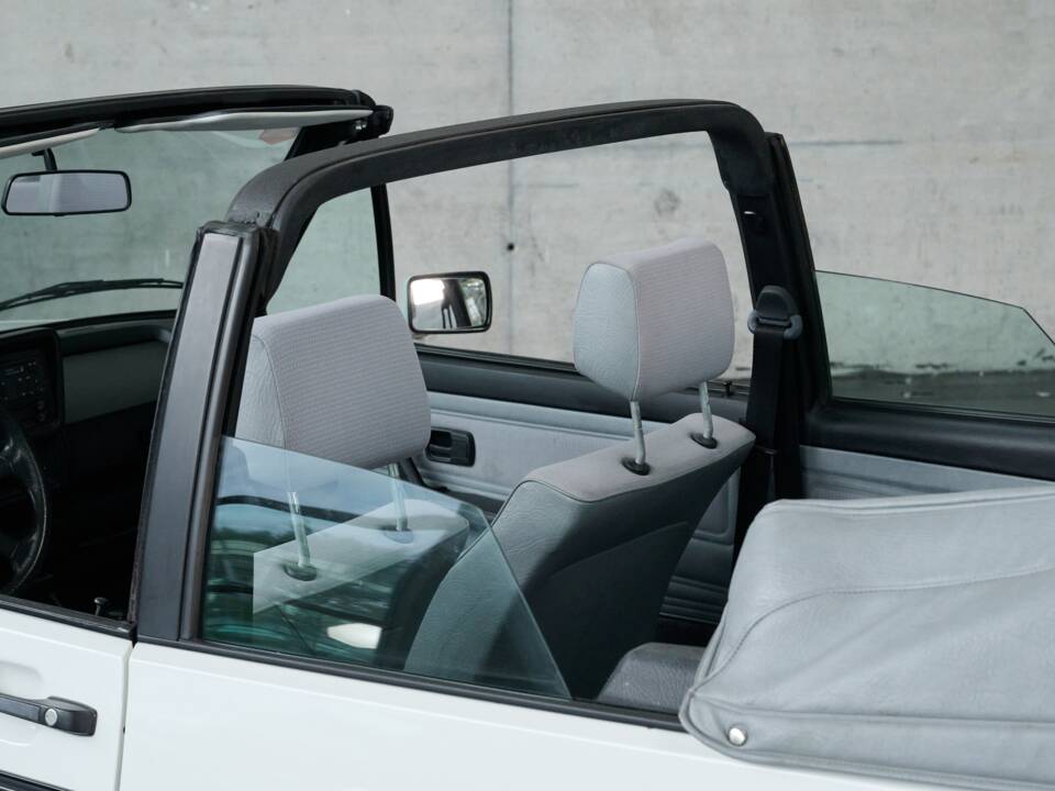 Image 22/50 of Volkswagen Golf Mk I Convertible 1.8 (1989)