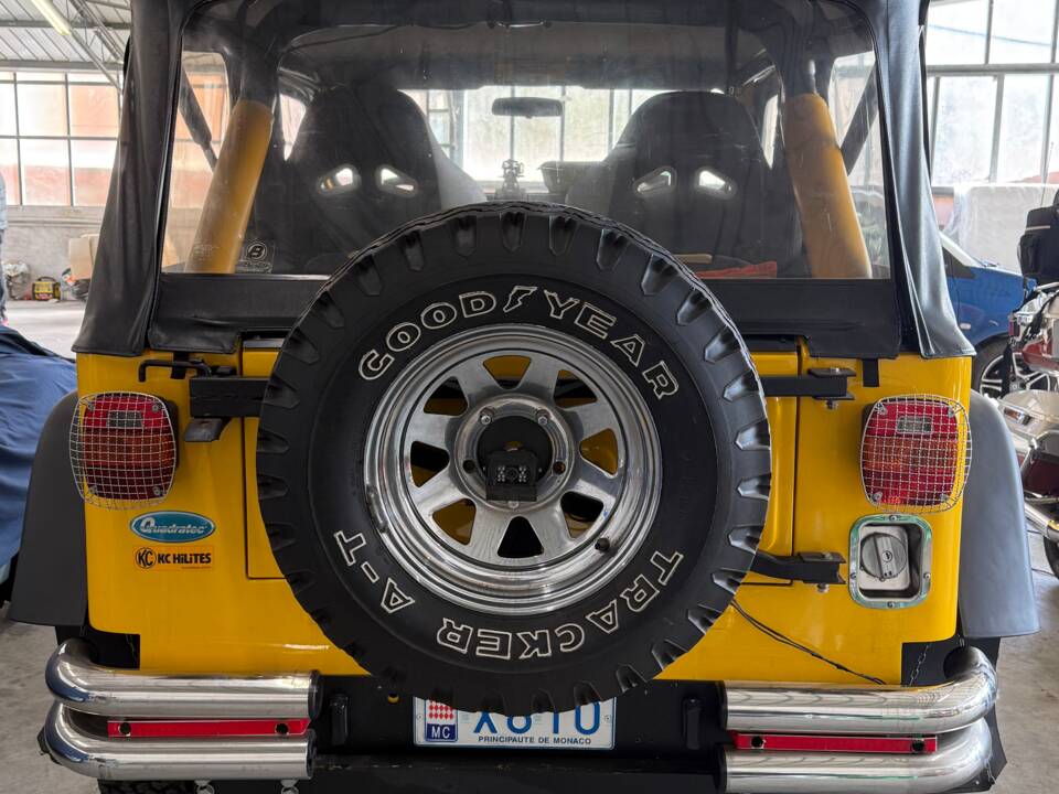 Image 3/51 of Jeep CJ-7 Renegade (1981)