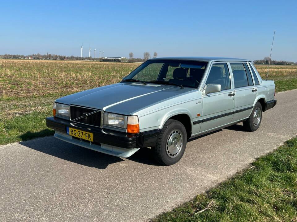 Image 5/41 of Volvo 740 (1987)