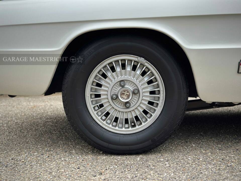 Image 22/95 of Alfa Romeo 2000 Spider Veloce (1980)