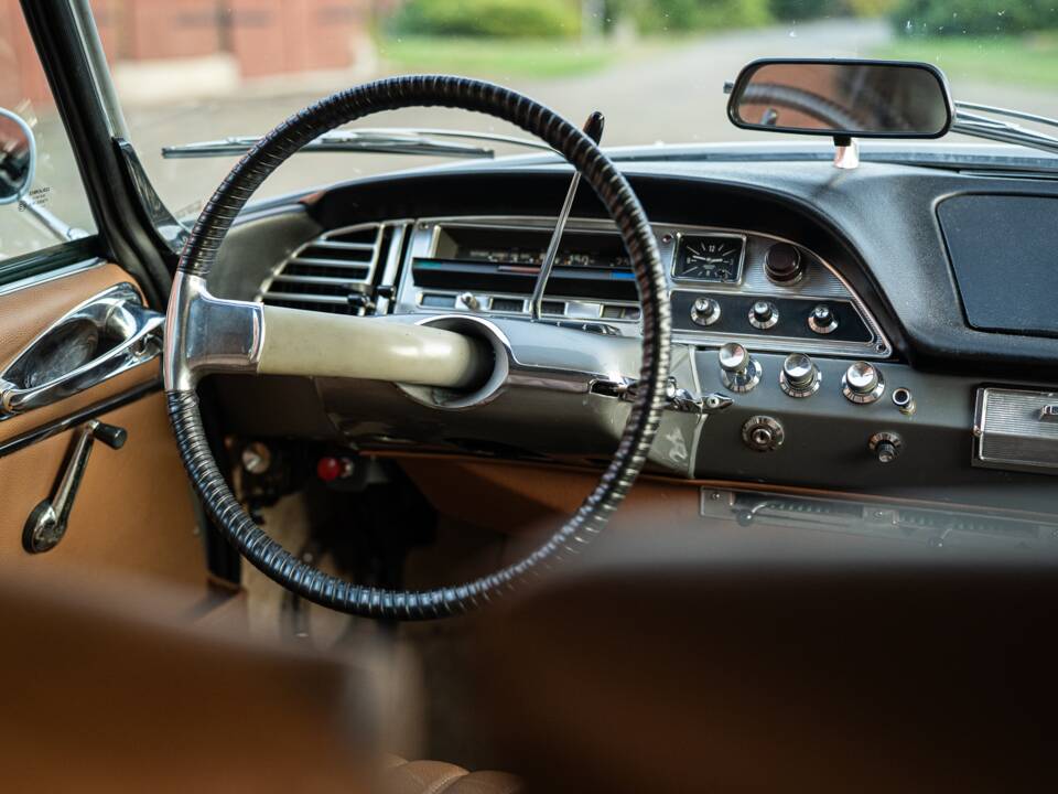 Image 29/44 of Citroën DS 21 (1968)