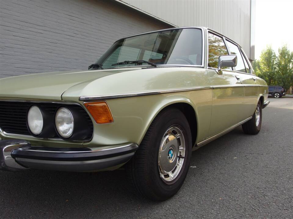 Image 30/95 de BMW 2500 (1977)