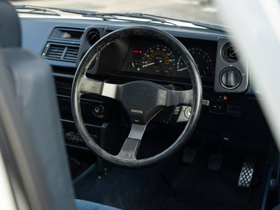 Bild 35/37 von Toyota Corolla GT (1986)