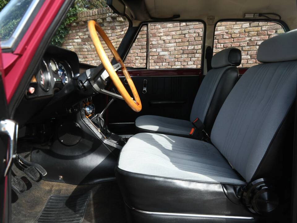 Bild 35/50 von Alfa Romeo Giulia Nuova Super 1300 (1975)