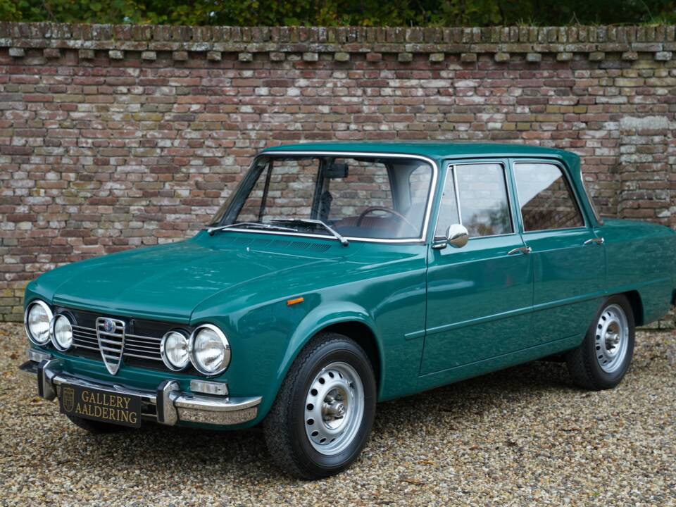 Bild 1/50 von Alfa Romeo Giulia 1300 TI (1972)