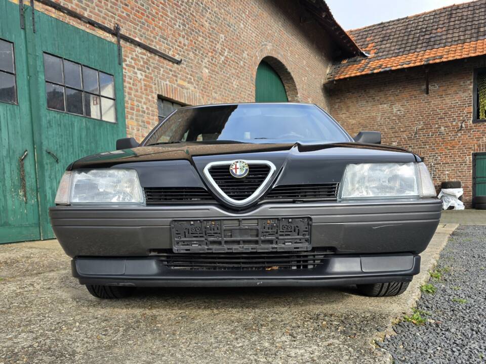 Bild 28/55 von Alfa Romeo 164 2.0 (1989)