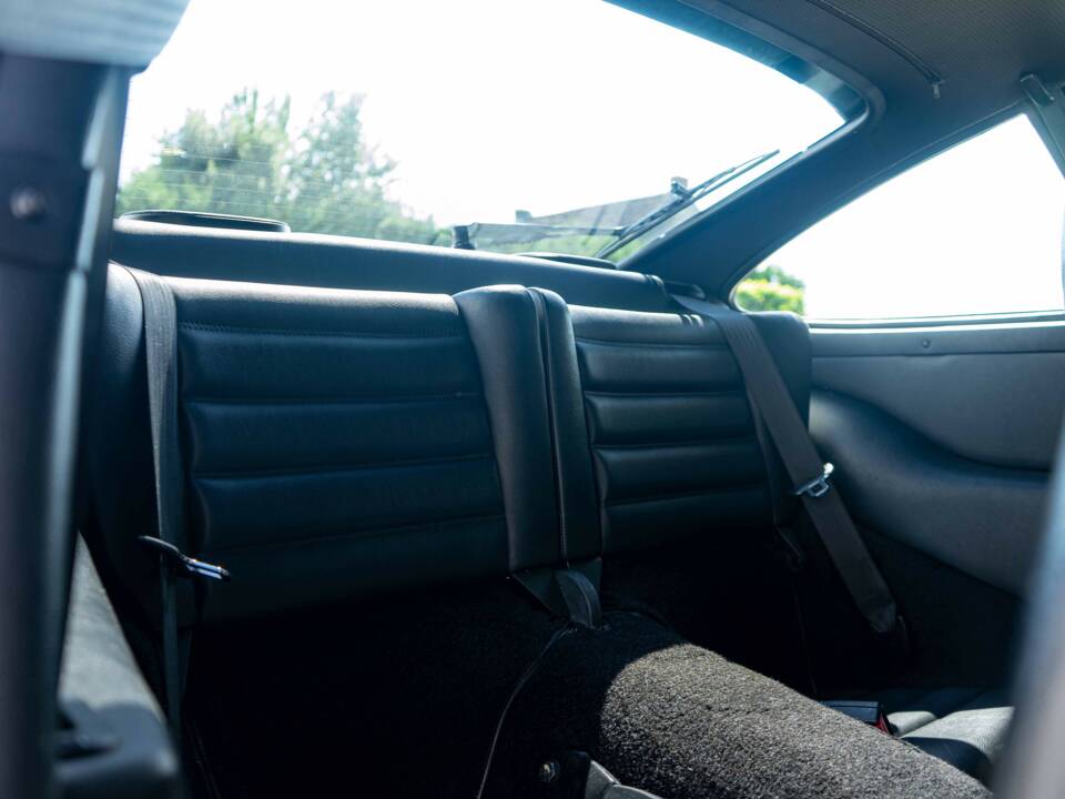 Image 35/46 of Porsche 911 Carrera 4 (1992)