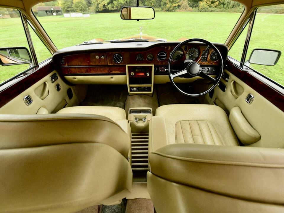 Bild 50/50 von Rolls-Royce Silver Shadow II (1979)
