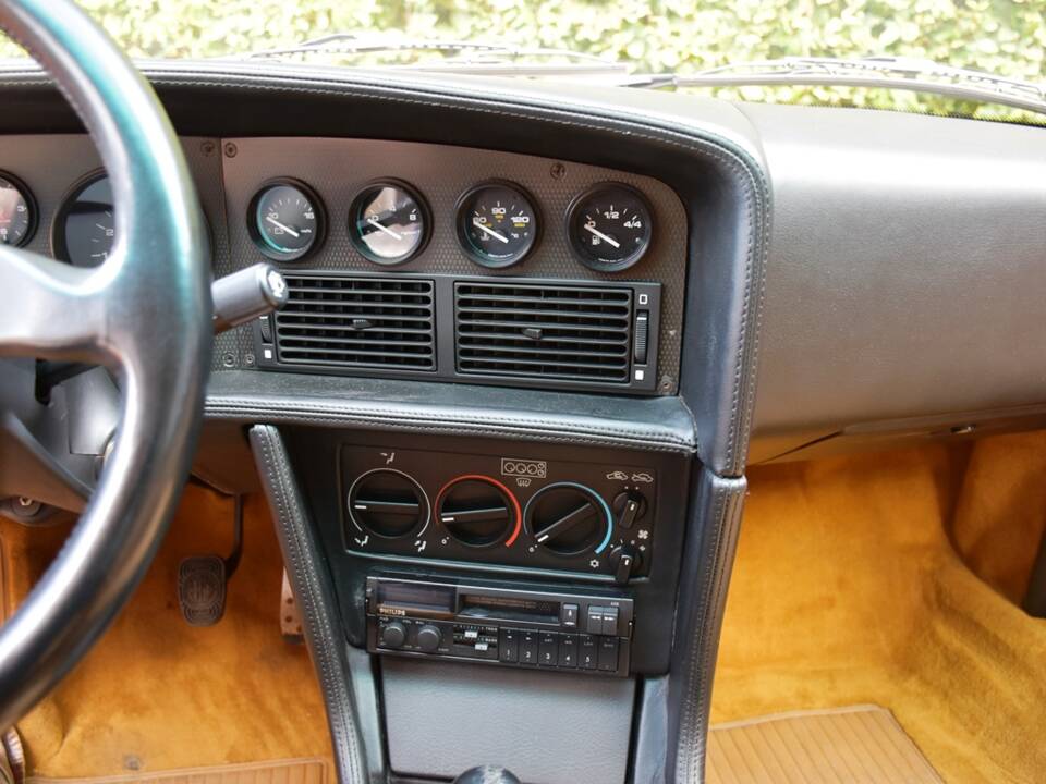 Image 33/45 de Alfa Romeo SZ (1991)