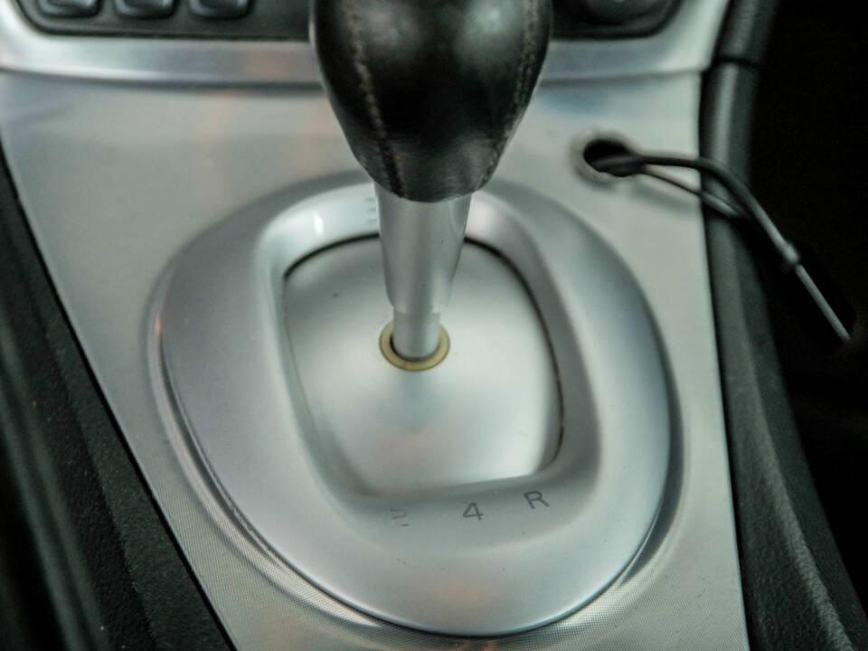 Bild 27/48 von Volvo V 70 2.4 (2006)