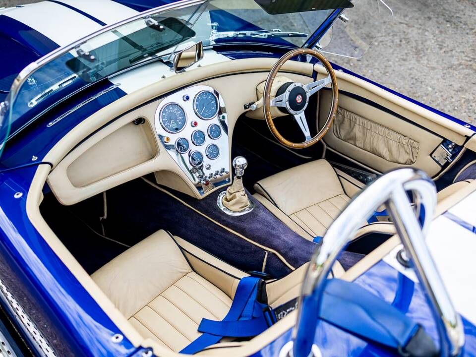 Image 41/50 of Dax Cobra (2005)