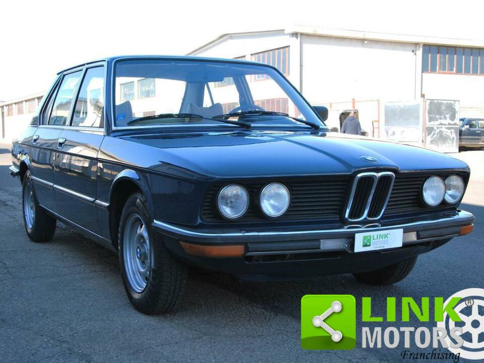 Image 3/10 de BMW 518 (1980)