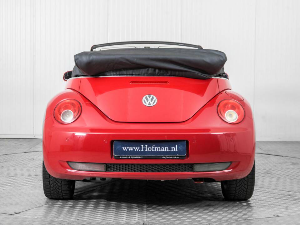 Image 13/50 de Volkswagen New Beetle 2.0 (2006)