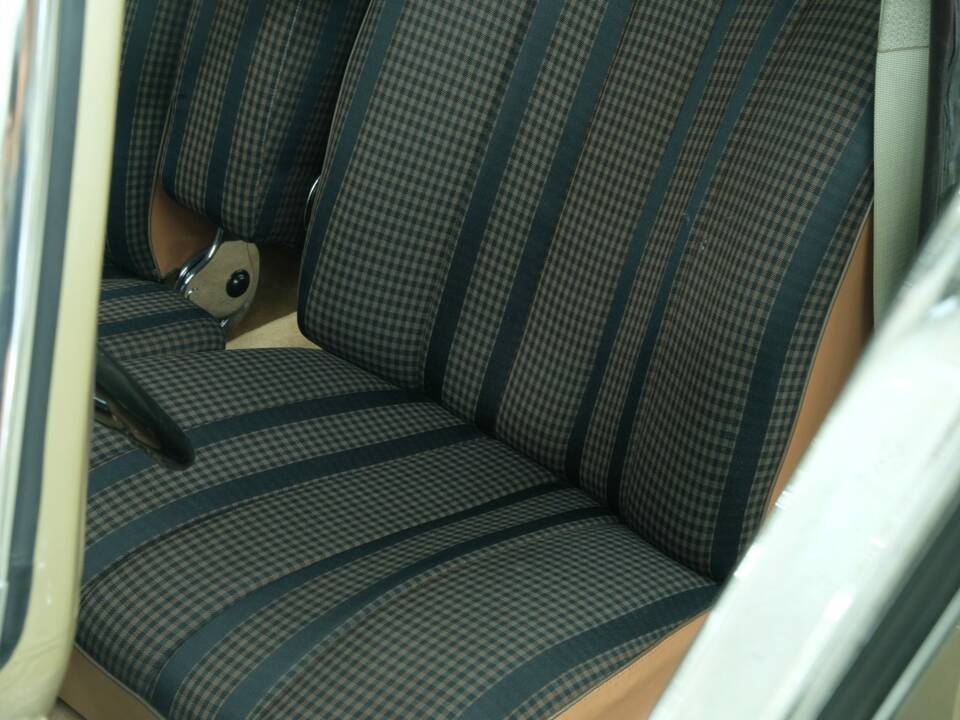 Image 33/50 of Mercedes-Benz 300 SE (1964)