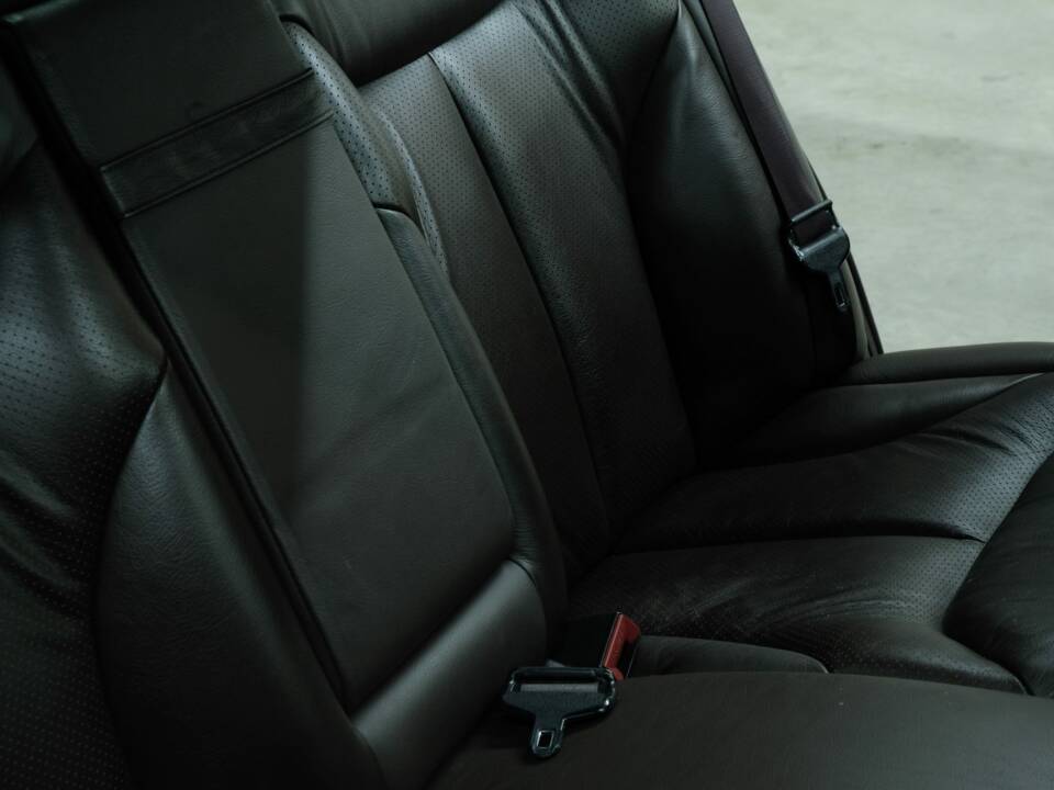 Bild 34/50 von Mercedes-Benz 300 SE (1992)