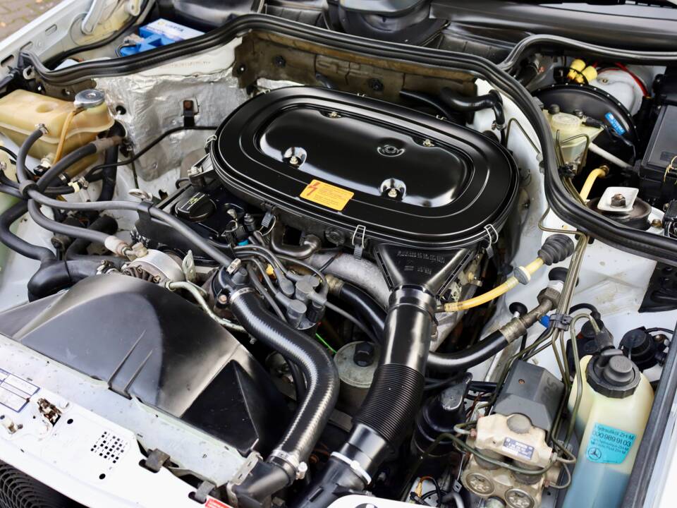 Immagine 15/18 di Mercedes-Benz 200 TE (1989)