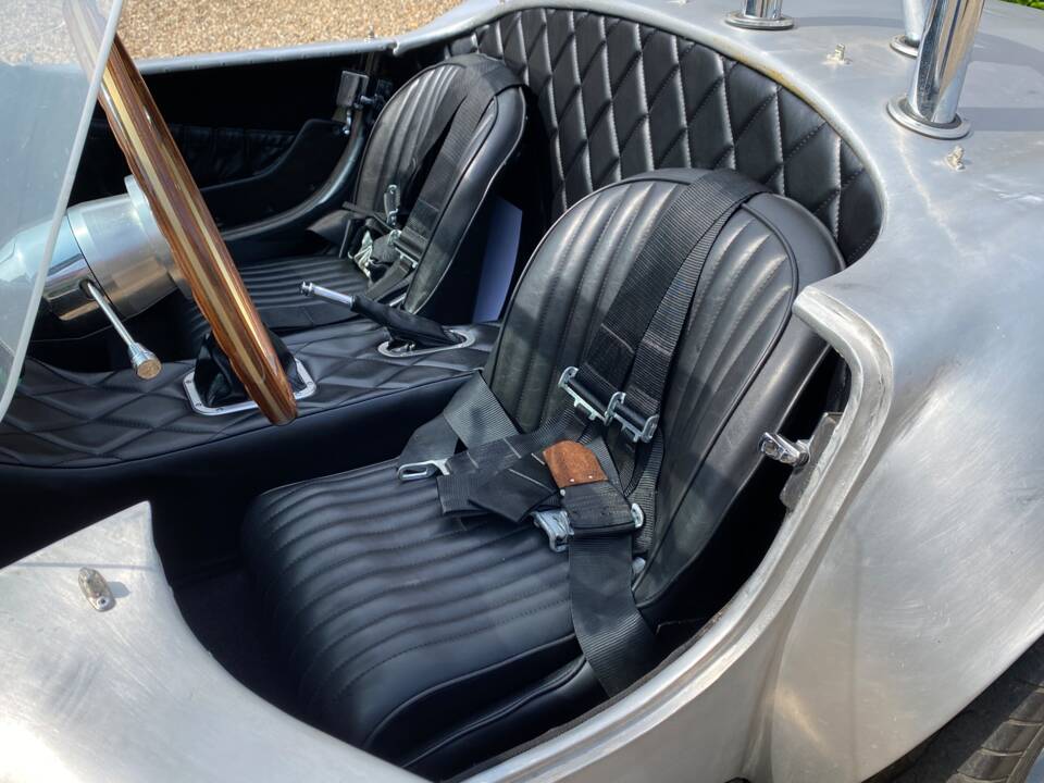 Immagine 10/27 di AC Cobra 427 (1967)