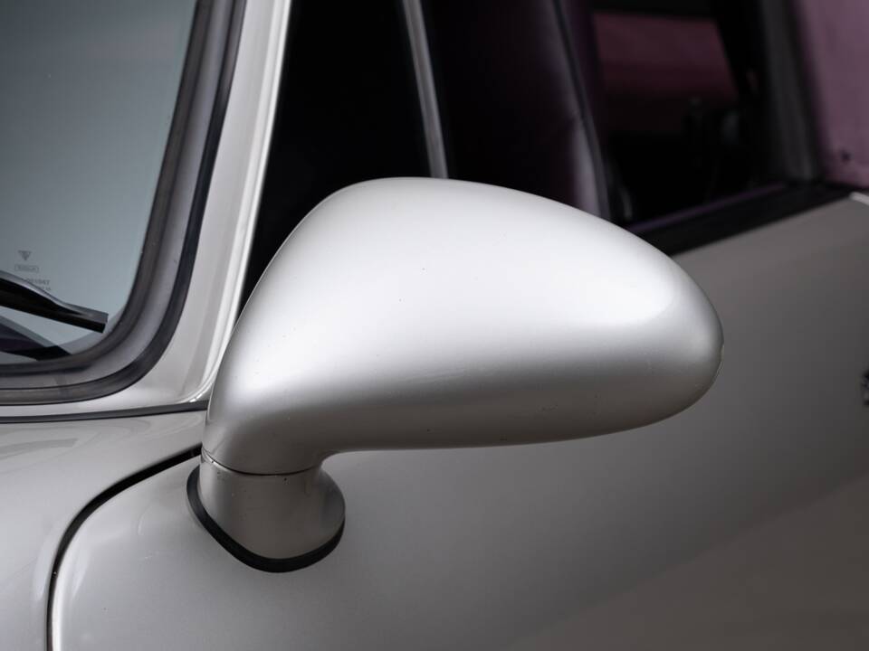 Image 13/41 de Porsche 911 Carrera 2 (1992)
