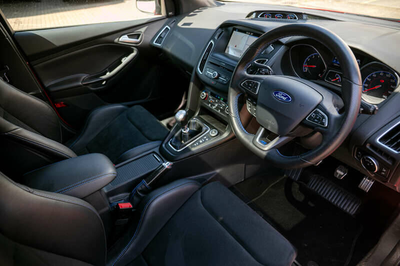 Image 2/37 of Ford Focus RS (2018)