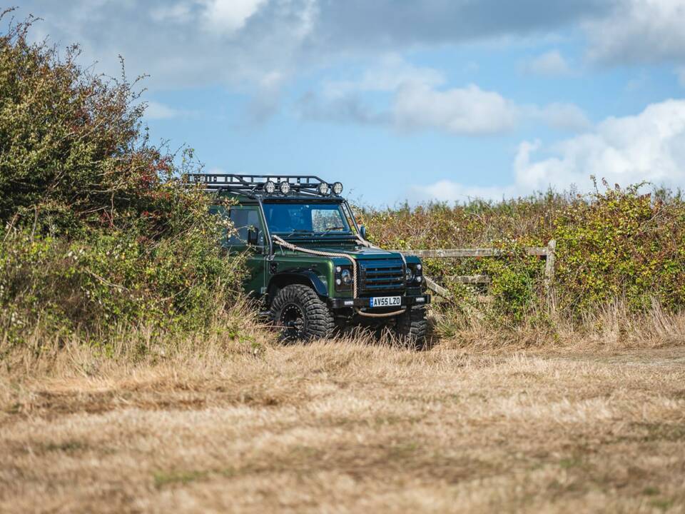 Image 17/31 de Land Rover Defender 110 (2005)