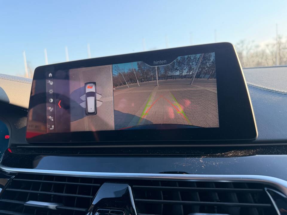 Image 16/22 of ALPINA B5 Touring Biturbo AWD (2018)