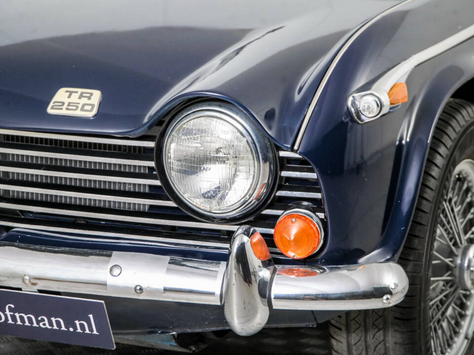 Image 22/50 de Triumph TR 250 (1968)