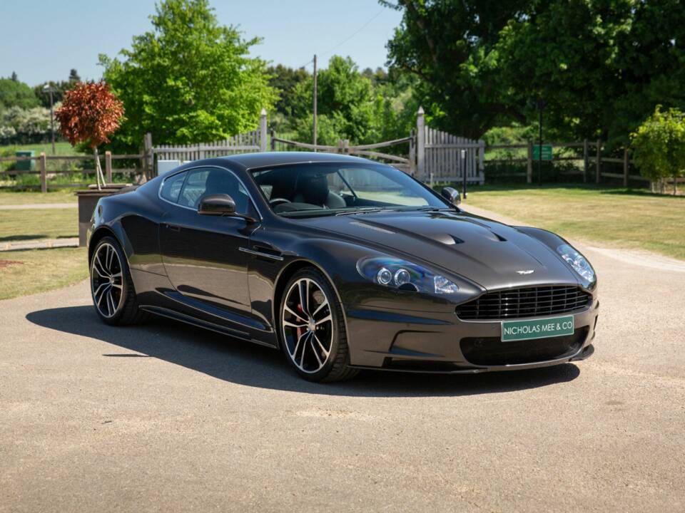 Image 19/50 of Aston Martin DBS (2012)