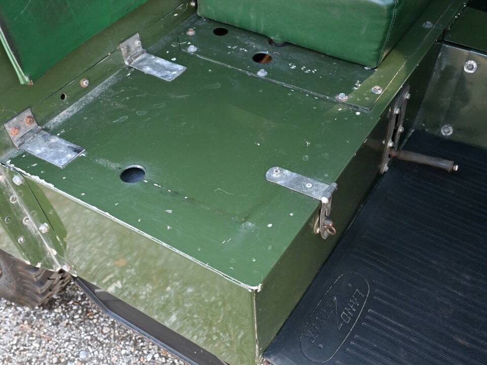 Image 15/50 of Land Rover 80 (1949)