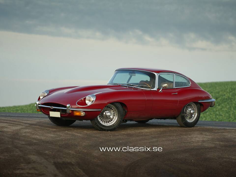 Image 14/17 of Jaguar E-Type (1970)