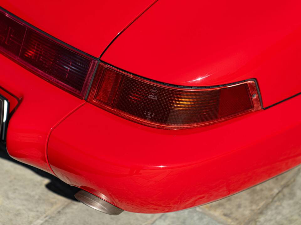 Image 29/50 de Porsche 911 Carrera RS (1991)