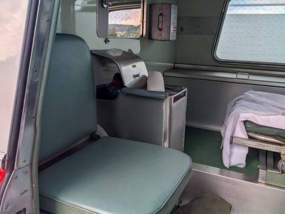Image 46/51 of Cadillac Ambulance Carrosserie Köng (1964)