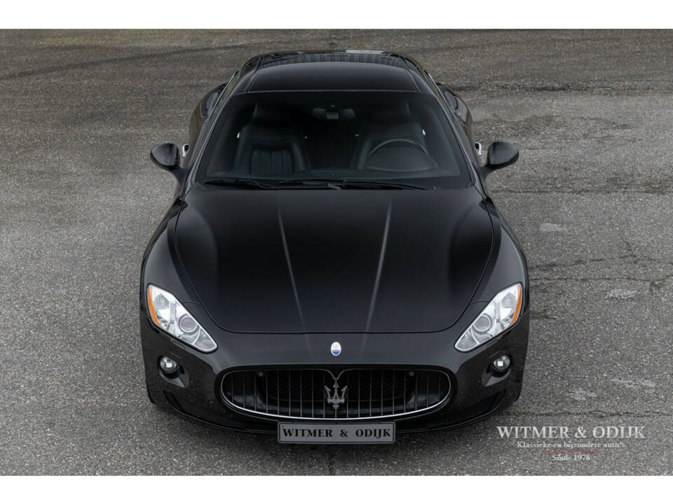 Immagine 2/42 di Maserati GranTurismo S (2011)