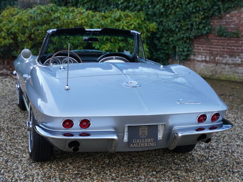 Immagine 19/50 di Chevrolet Corvette Sting Ray Convertible (1964)