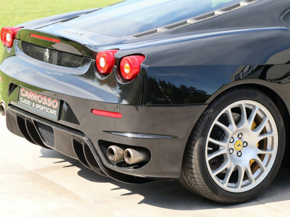 Image 38/50 de Ferrari F 430 (2010)