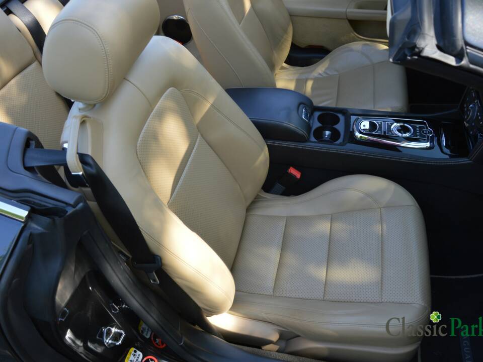 Image 35/50 de Jaguar XK (2012)
