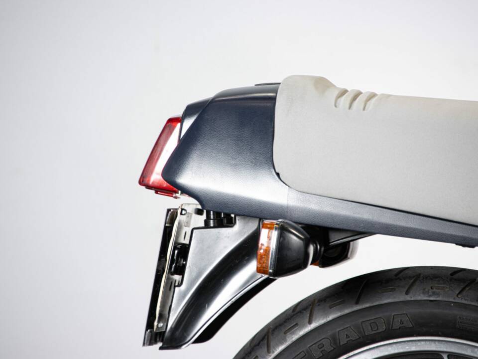 Immagine 25/50 di Suzuki GSX 750S Katana (1982)